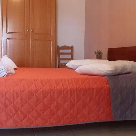 Zaritsi Apartmán Tirós