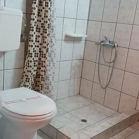 Zaritsi Apartmán Tirós