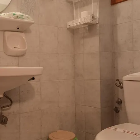 Zaritsi Apartmán Tirós