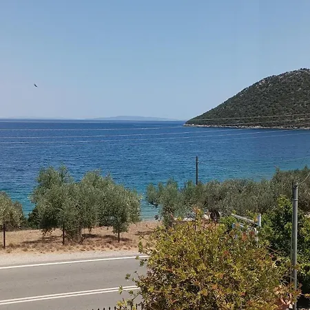 Zaritsi Apartmán *
