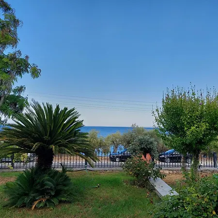 Zaritsi Appartement Tirós