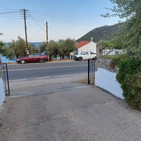 Zaritsi Appartement Tirós